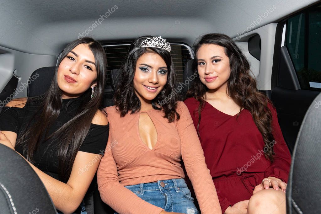 Fiesta de 15 años con decoración y pista de baile