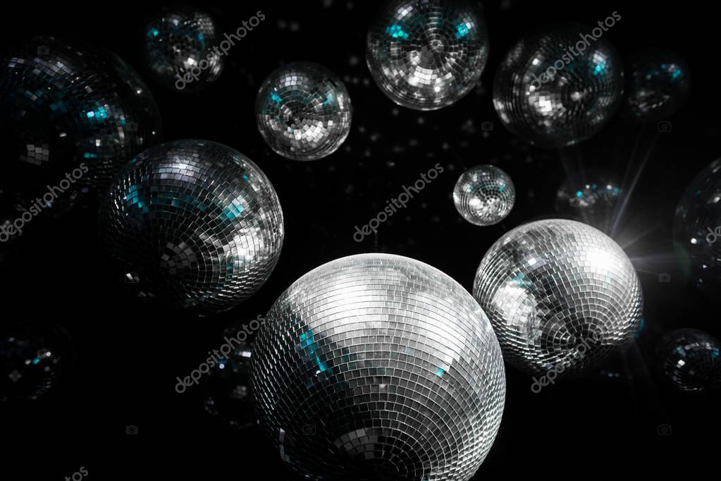Fiesta de empresa con pista de baile e iluminación de colores